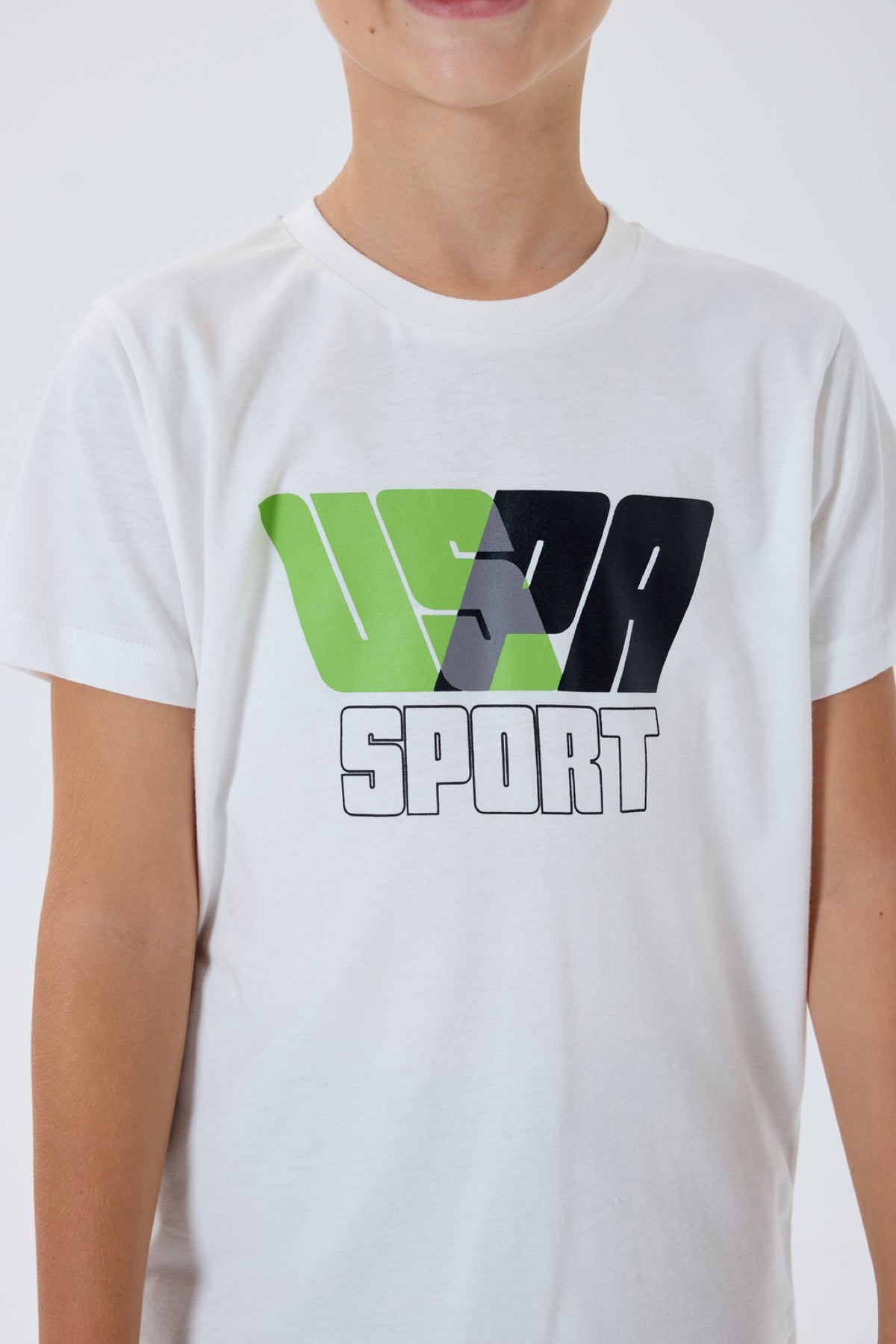 U.S. Polo Assn. bijeli komplet majice s USPA Sport printom i crnog šorca za dječake