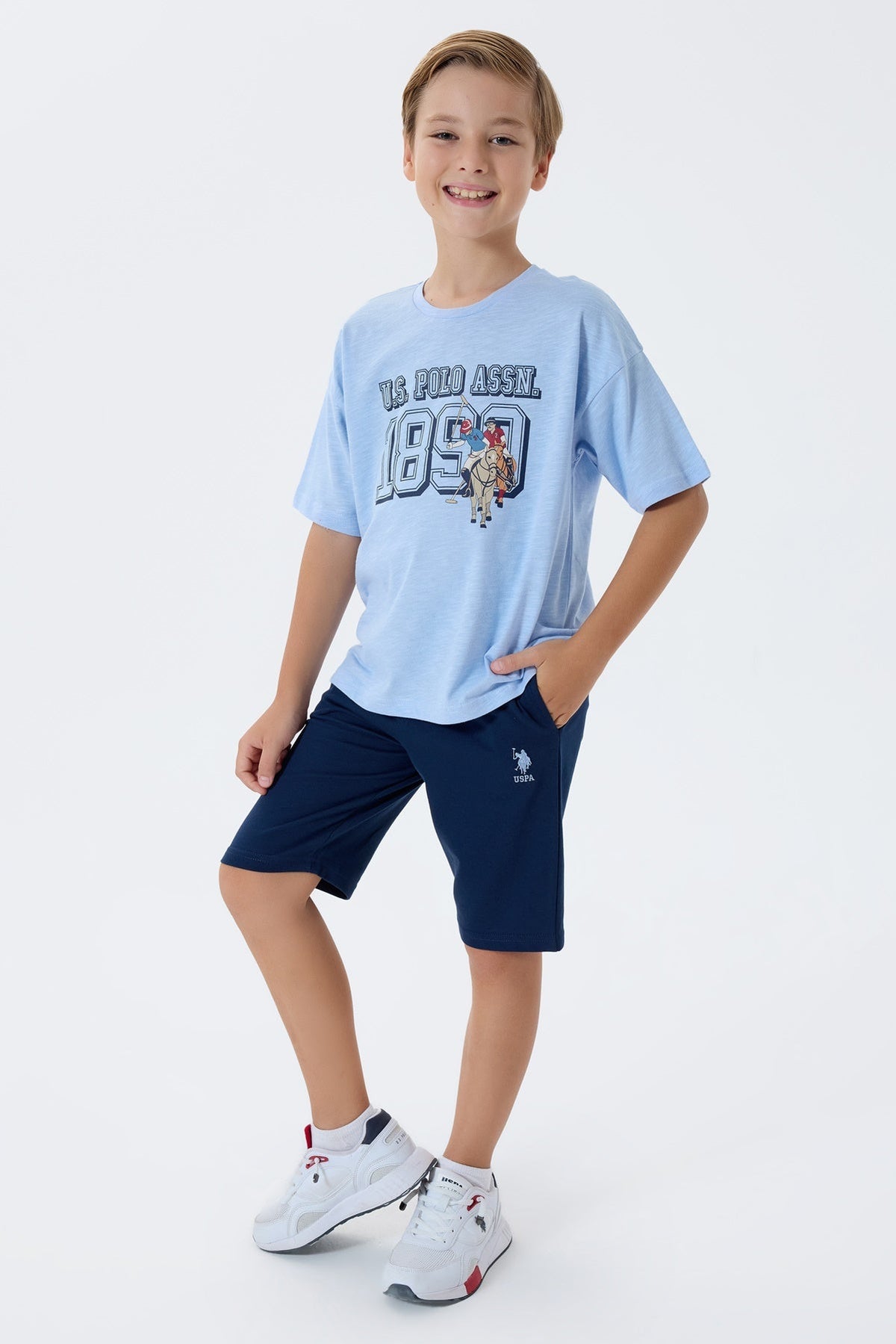 U.S. Polo Assn. plavi komplet za dječake s kratkim rukavima i šortsem