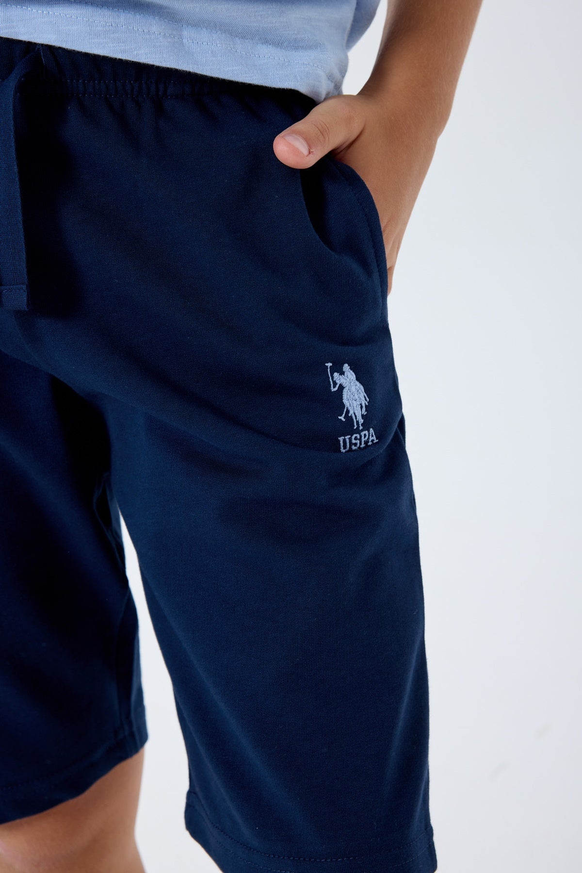 U.S. Polo Assn. plavi komplet za dječake s kratkim rukavima i šortsem