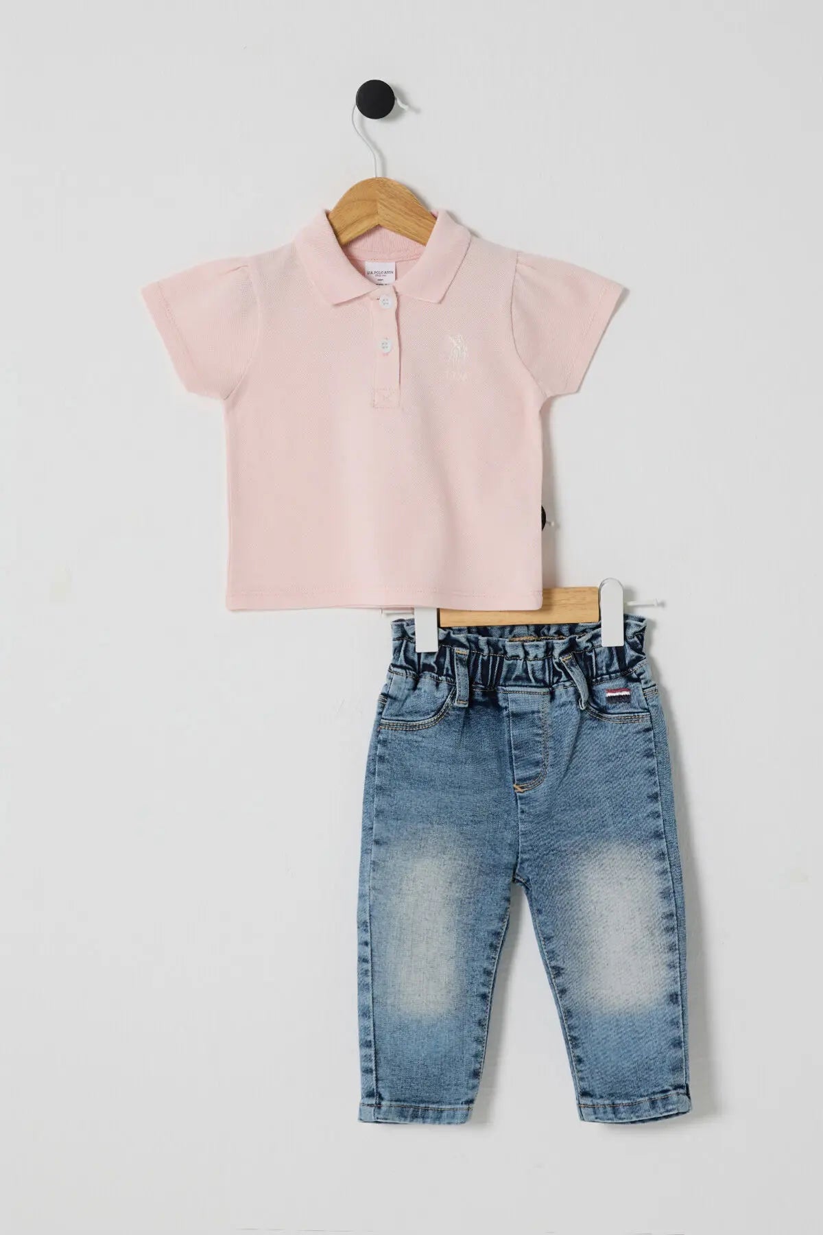 U.S. Polo Assn. koral komplet za bebe s majicom i farmerkama