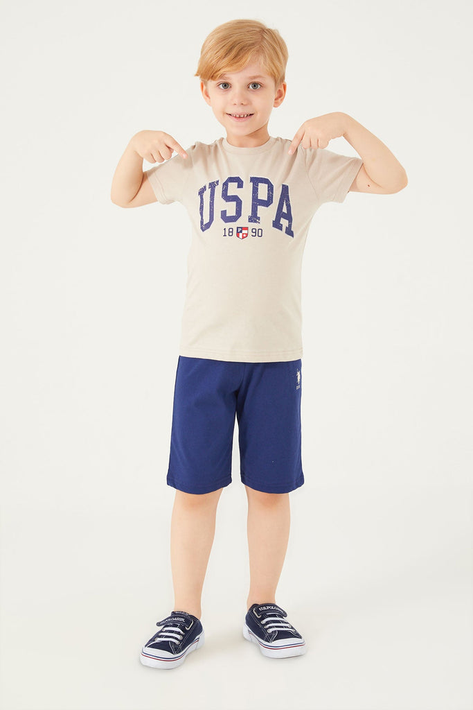 U.S. Polo Assn. bež majica i šorc za dječake s natpisom