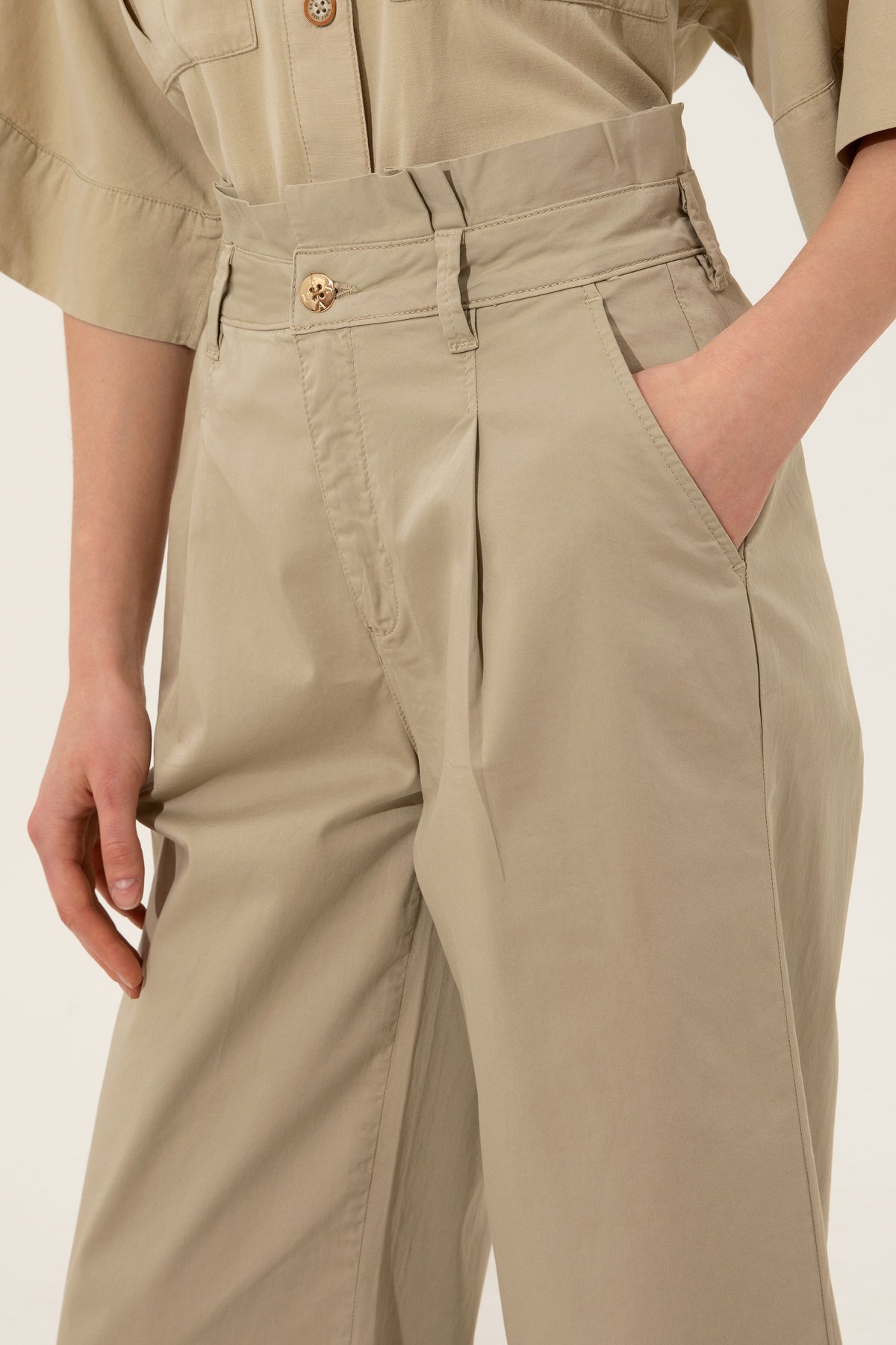 U.S. Polo Assn. bež ženske pantalone sa visokim strukom