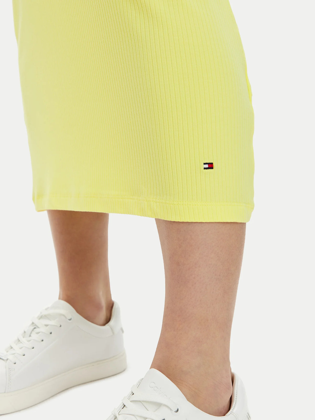 Tommy Hilfiger žuta ženska haljina bez rukava midi dužine
