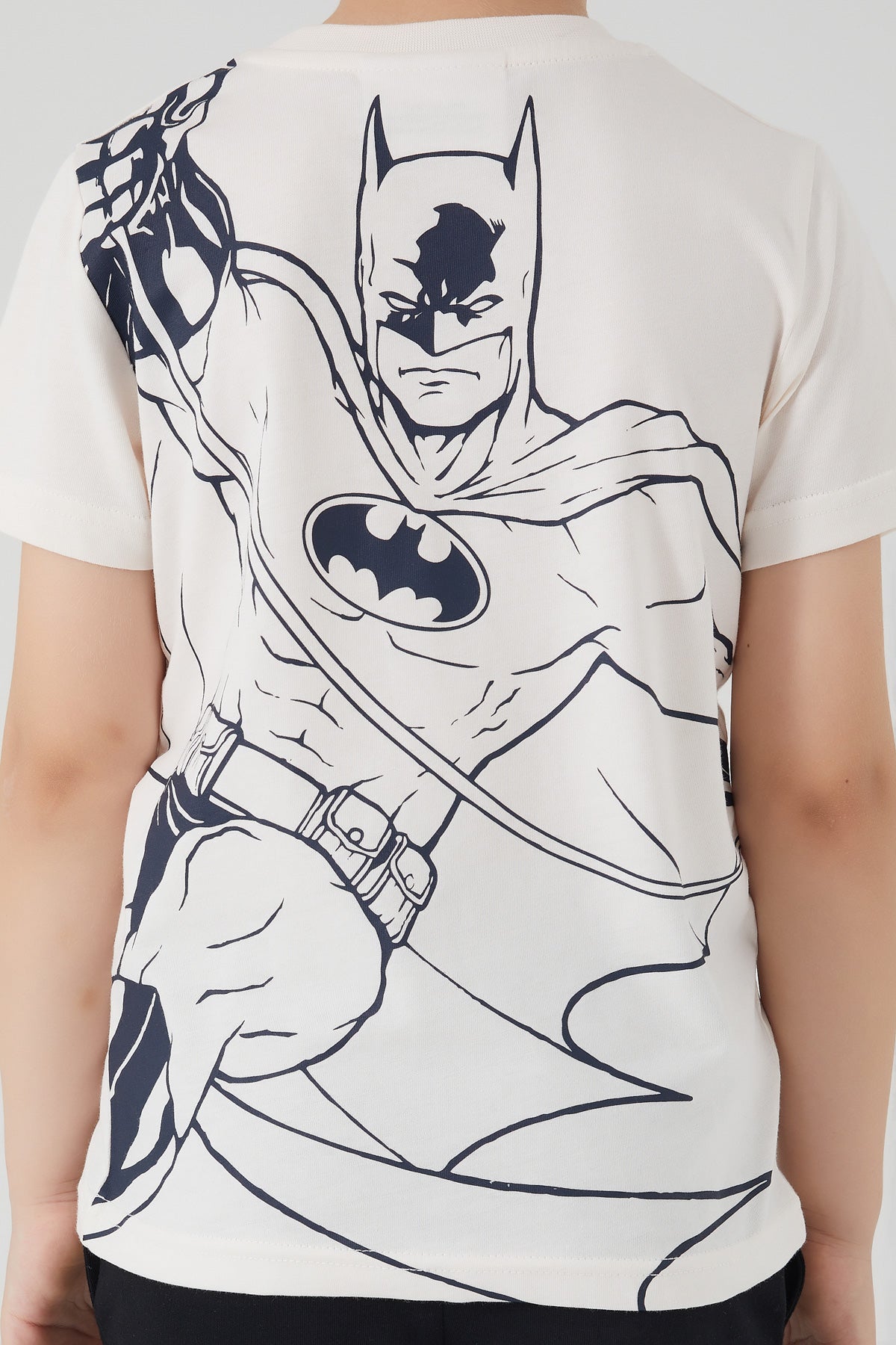 Warner Bros bijela majica i crni šorts za dječake