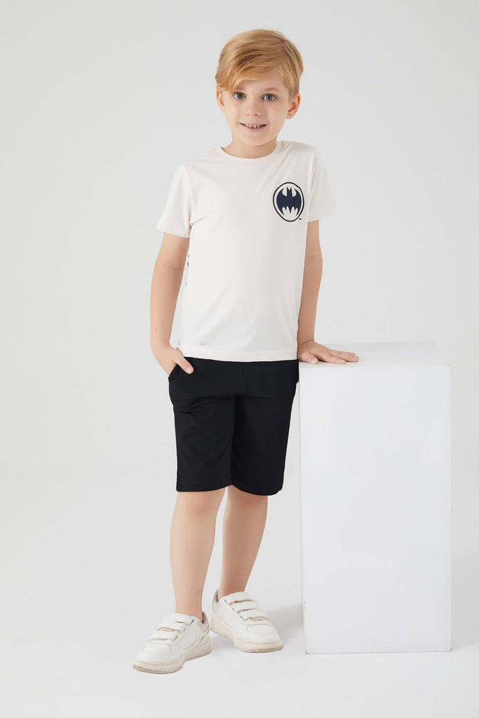 Warner Bros bijela majica i crni šorts za dječake