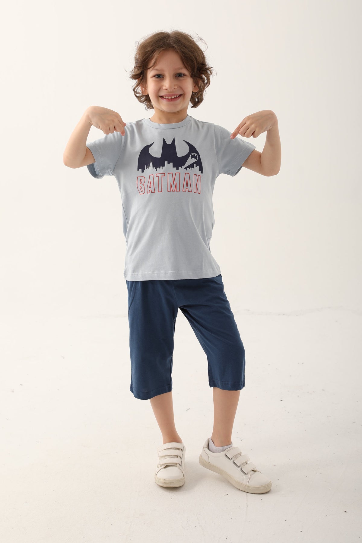 Warner Bros sivi komplet za dječake s Batman motivom