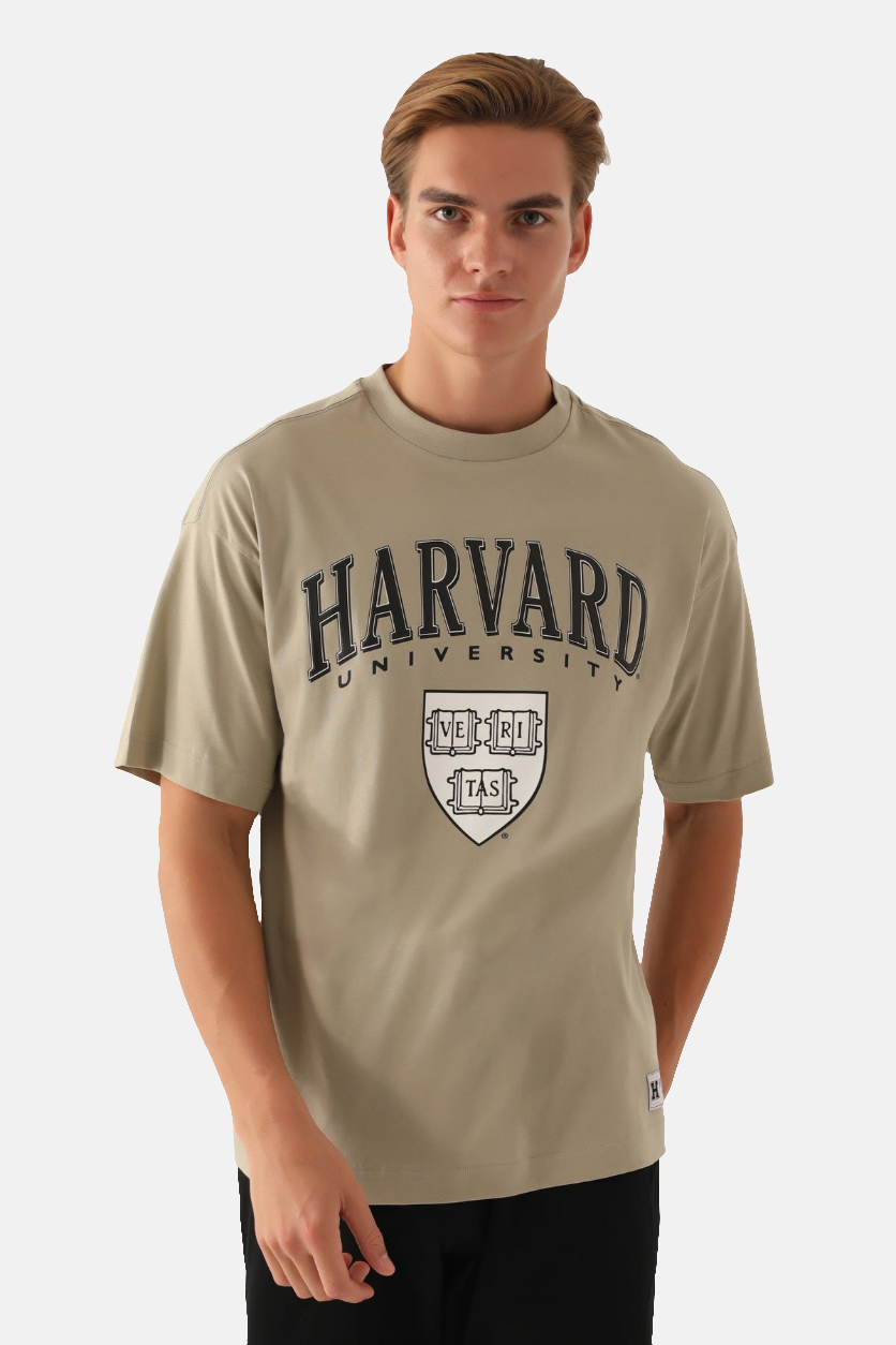 Harvard bež muška majica sa velikim natpisom