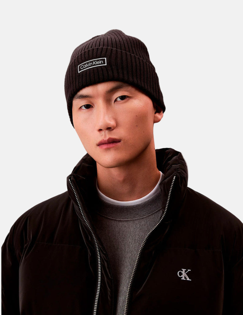 Calvin Klein crna muška kapa sa bijelim logom-[SKU]