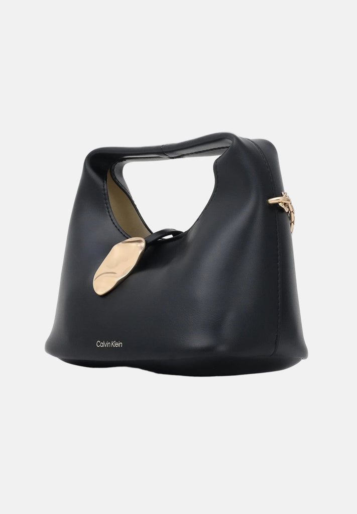 Calvin Klein crna ženska torba sa diskretnim logom-[SKU]