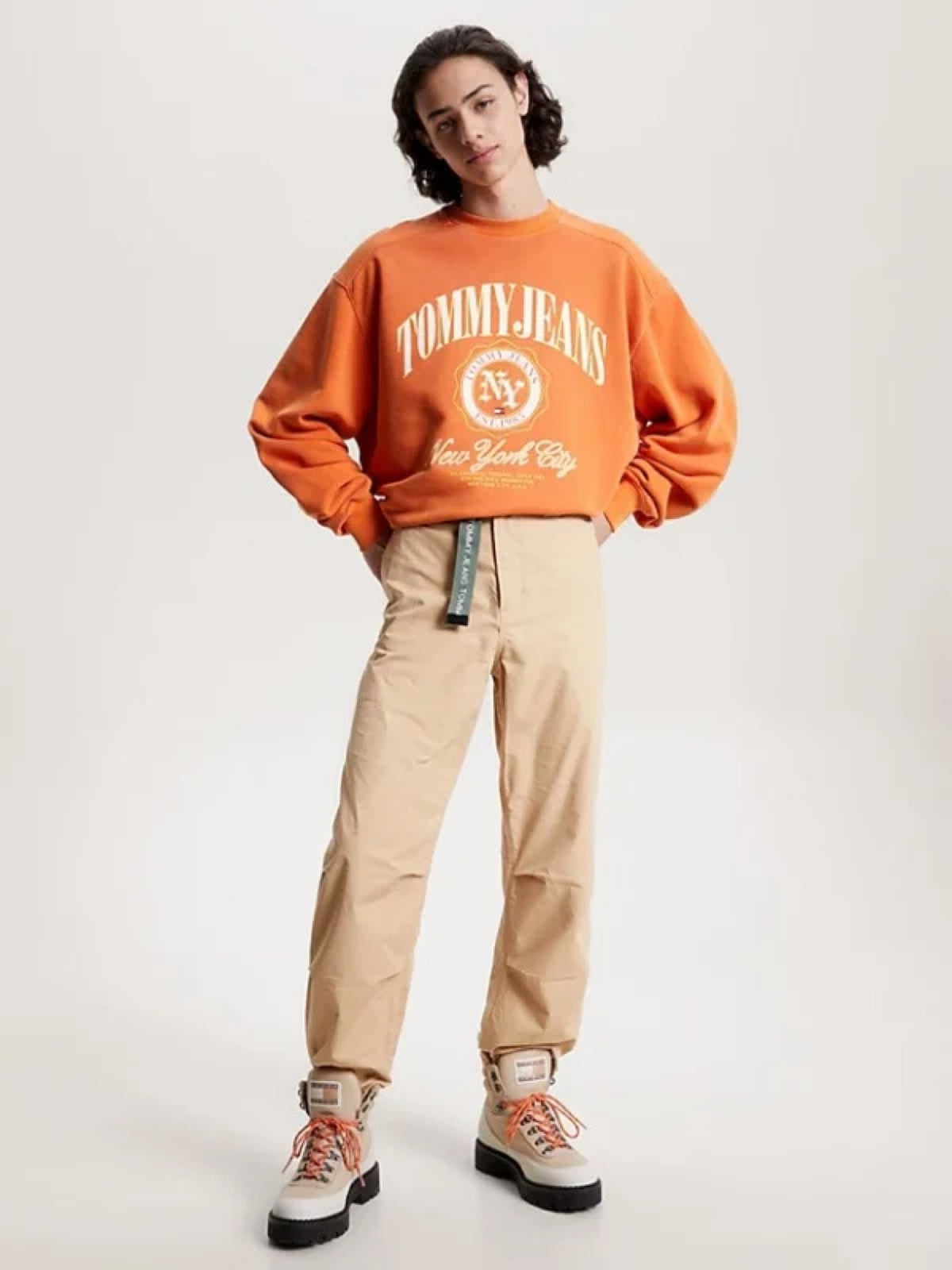 Tommy Hilfiger narandžasta muška dukserica sa Tommy Jeans printom