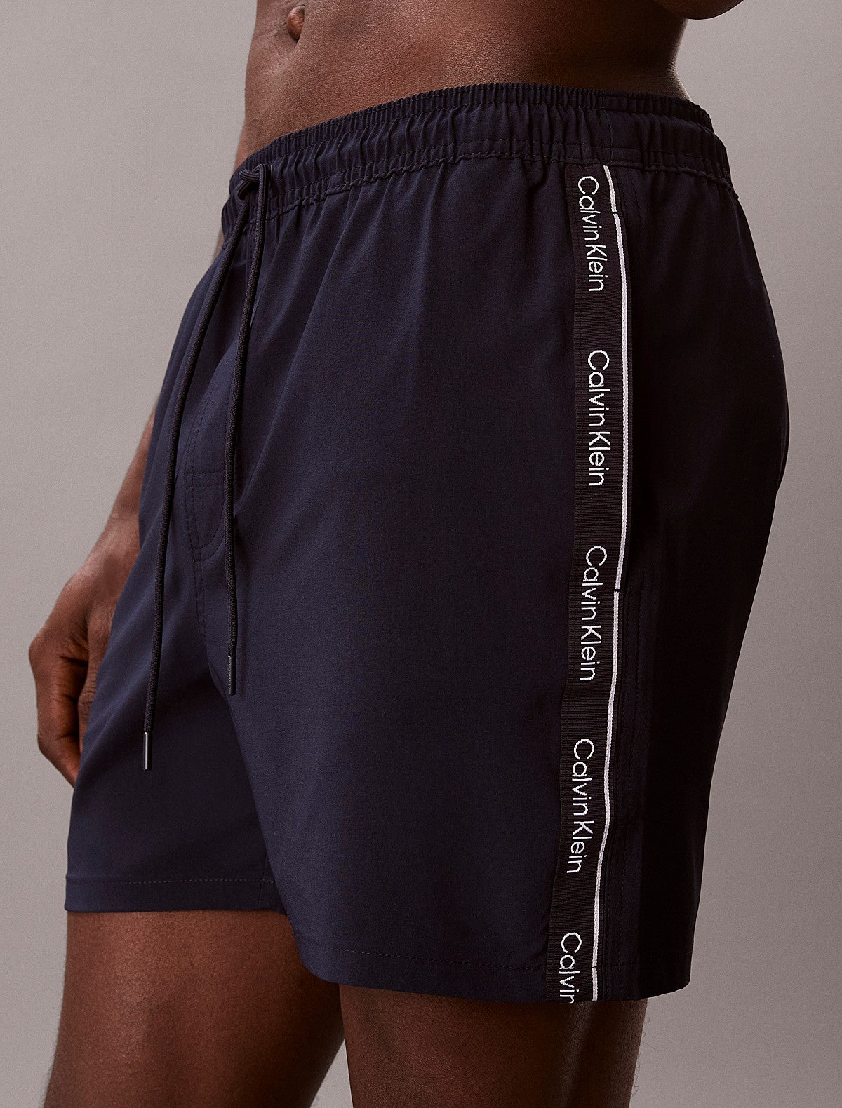Calvin Klein tamnoplavi muški kupaći šorc s logotipom
