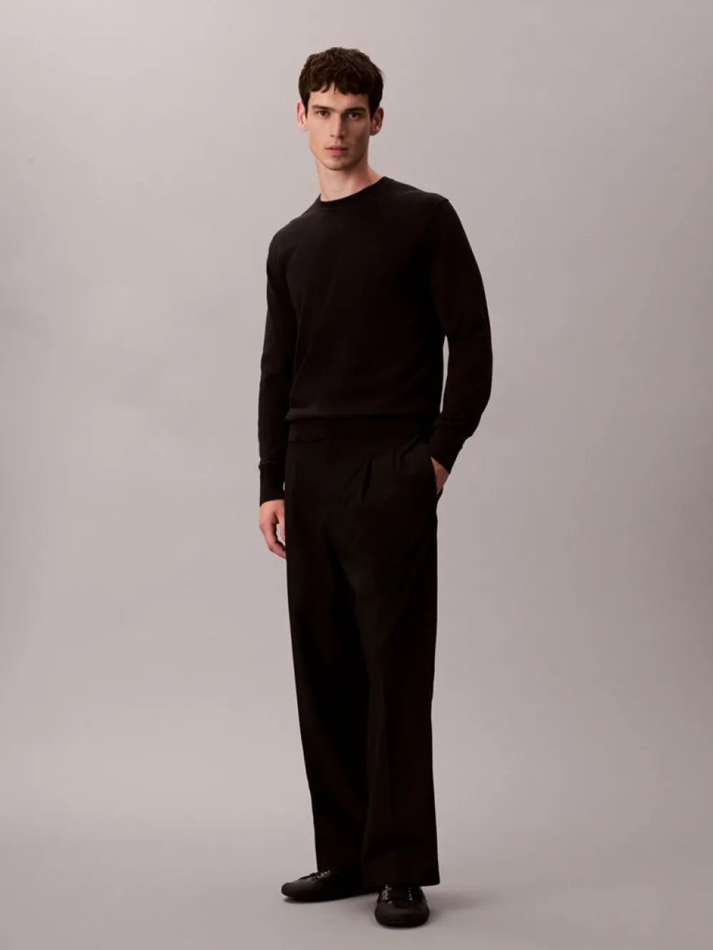 Calvin Klein crni muški džemper s okruglim izrezom