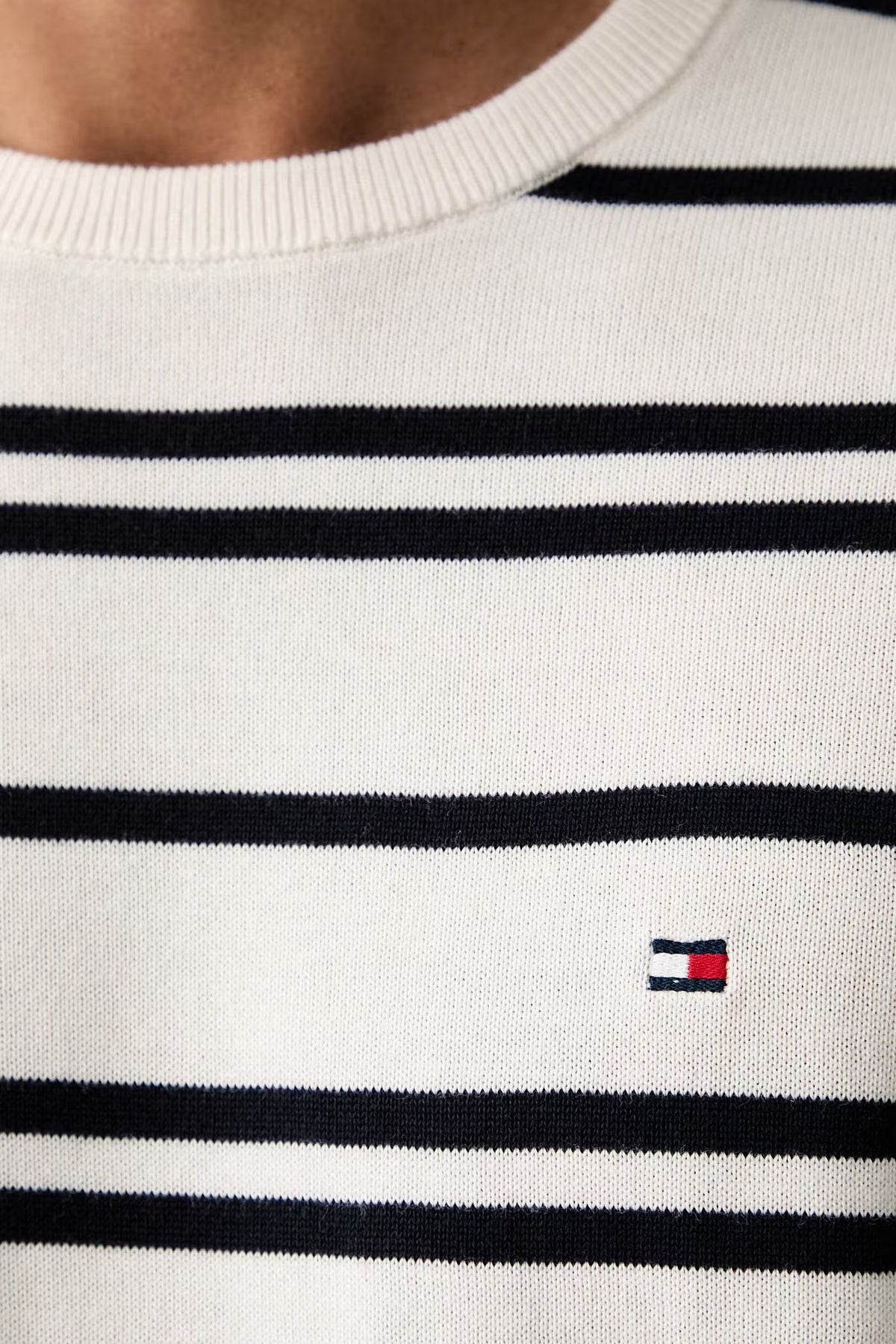 Tommy Hilfiger bijeli muški prugasti džemper