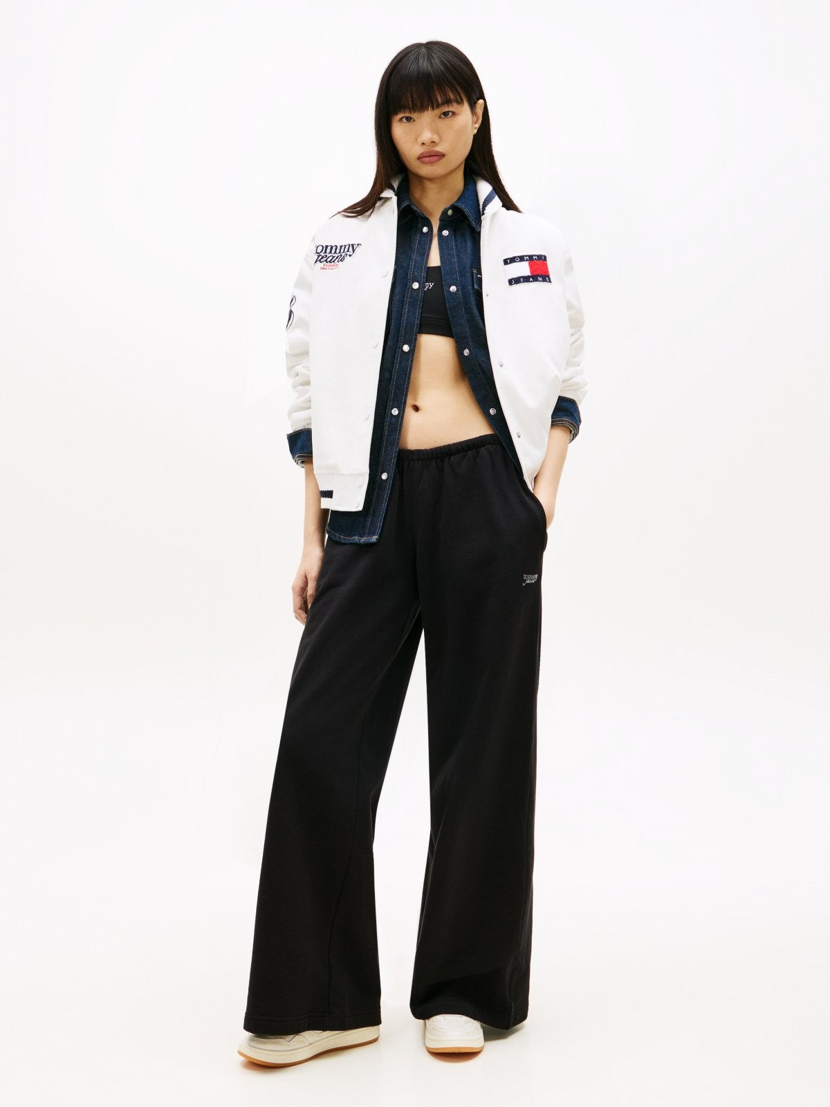 Tommy Hilfiger crna ženska trenerka širokog kroja