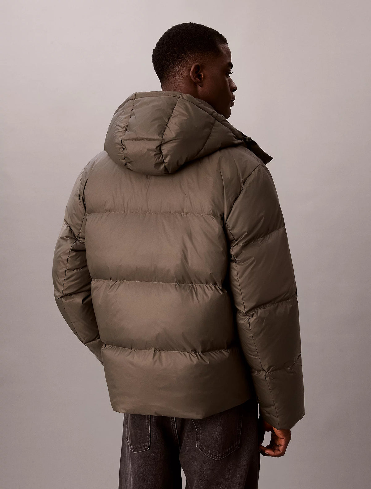 Calvin Klein khaki muška prošivena jakna s kapuljačom