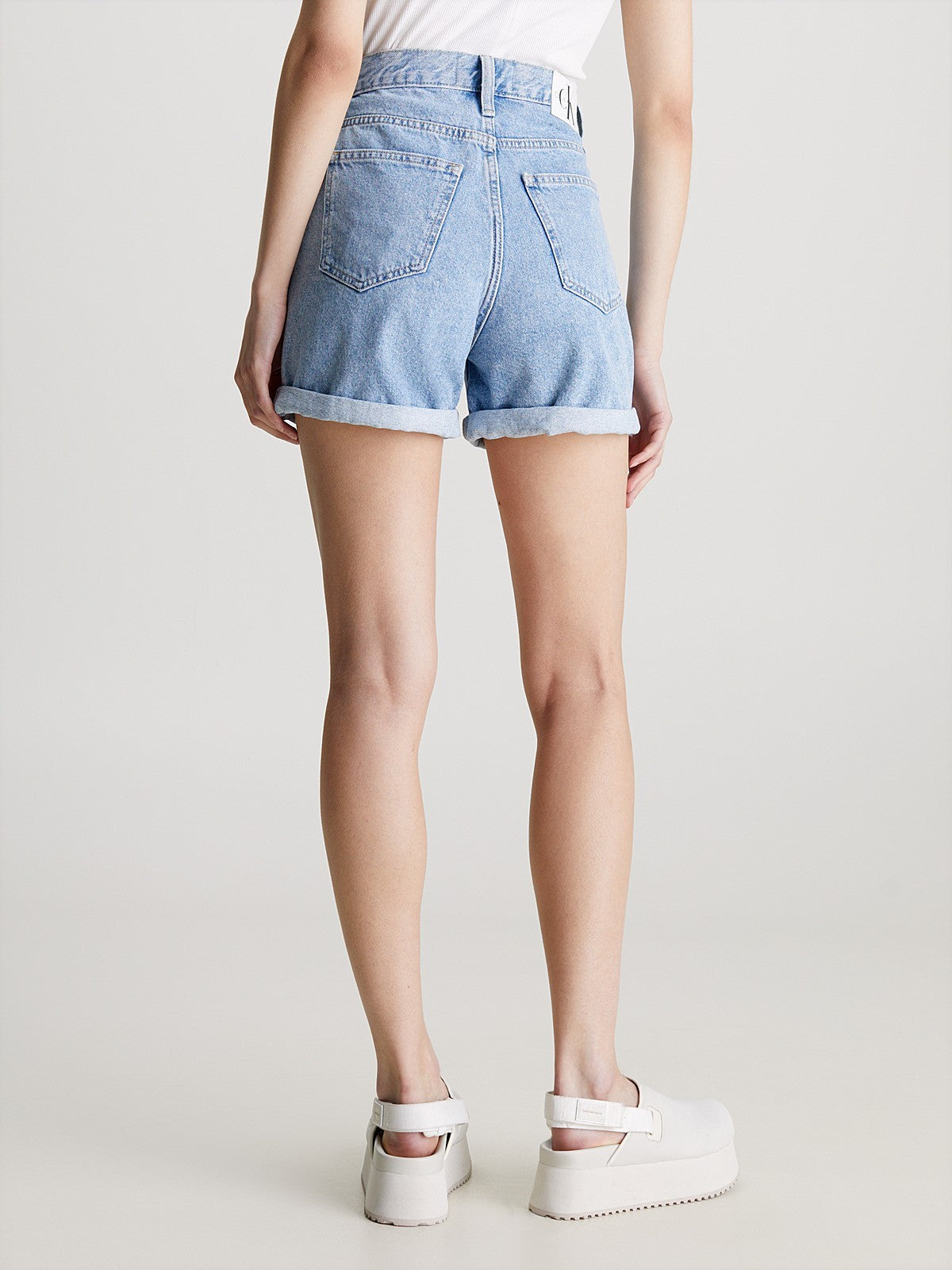 Calvin Klein svijetloplavi ženski teksas šorc