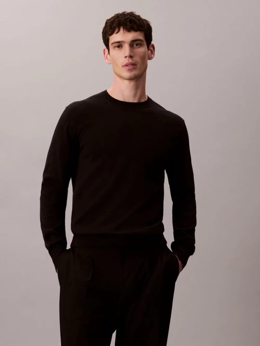 Calvin Klein crni muški džemper s okruglim izrezom